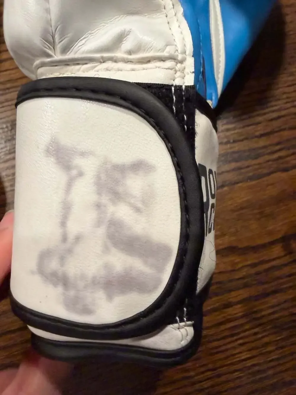 RockBox white boxing gloves 14 oz preowned - Picture 7 of 11